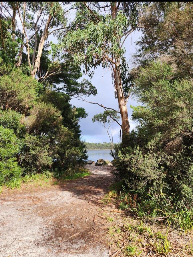 Strahan Beach Tourist Park Екстериор снимка
