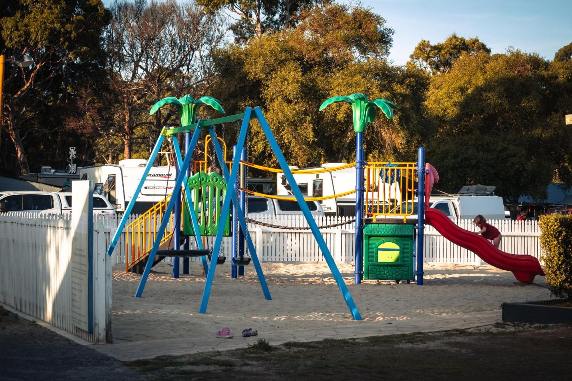 Strahan Beach Tourist Park Екстериор снимка